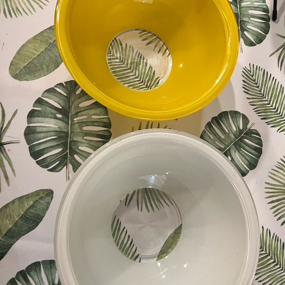 Set of 2 Vintage Pyrex Clear Bottom Nesting Bowls - Picture 9 of 9